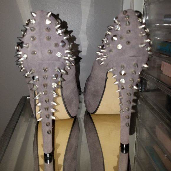 Henry Ferrera 7.5 suede studded heels - Picture 3 of 4